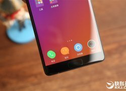 ZUK Edgeが2016/12/20に正式に発表されました。